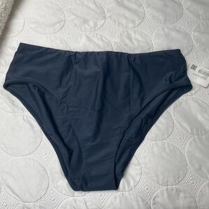 NWT Lululemon Waterside Super-High-Rise High-Leg Bottom. Size 14